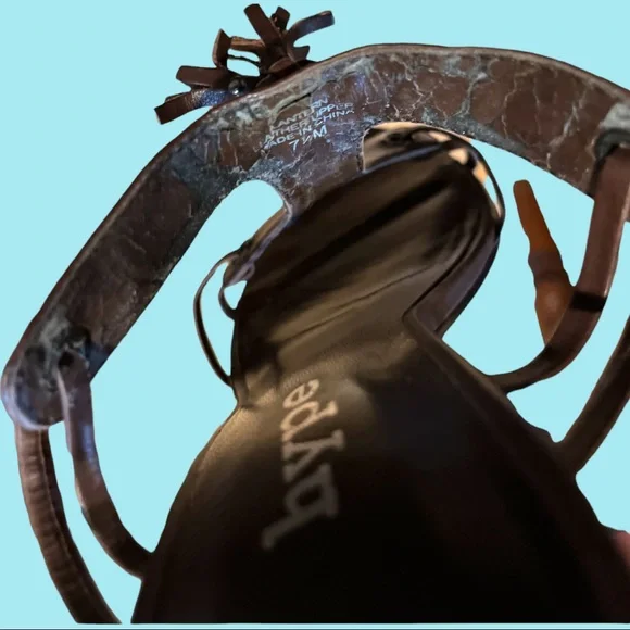 HYPE 2 1/2” heel mule brown leather with tassle size 7.5 - Picture 5 of 7